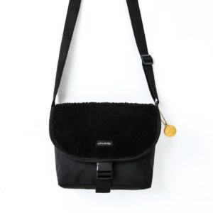 earth music＆ecology SHOULDER BAG BOOK BLACK