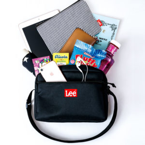 2019年9月発売ムック本Lee SHOULDER BAG BOOK RED付録のバッグとポーチ