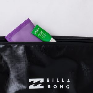 2020年7月発売ムック本BILLABONG 水と汚れに強いショルダーバッグBOOK BLACK Ver.付録