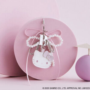 セブンイレブン限定HELLO KITTY × BRILMY いつでもササッとお直しできる ミラー付きビーズストラップ BOOK PALE PINK ver. SPECIAL PACKAGE