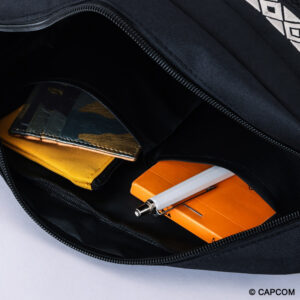 モンスターハンターワイルズ 調査隊エンブレム入りショルダーバッグBOOK内側