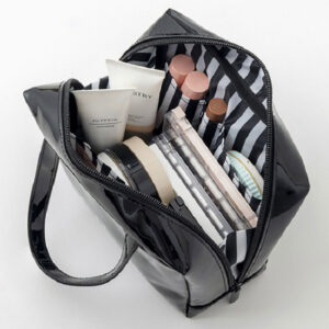 CECIL McBEE ショッパーみたいなコスメポーチ BOOKの使用例