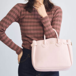 2026年発売ムック本YOUNG & OLSEN The DRYGOODS STORE BELTED TOTE BAG BOOKピンク使用例